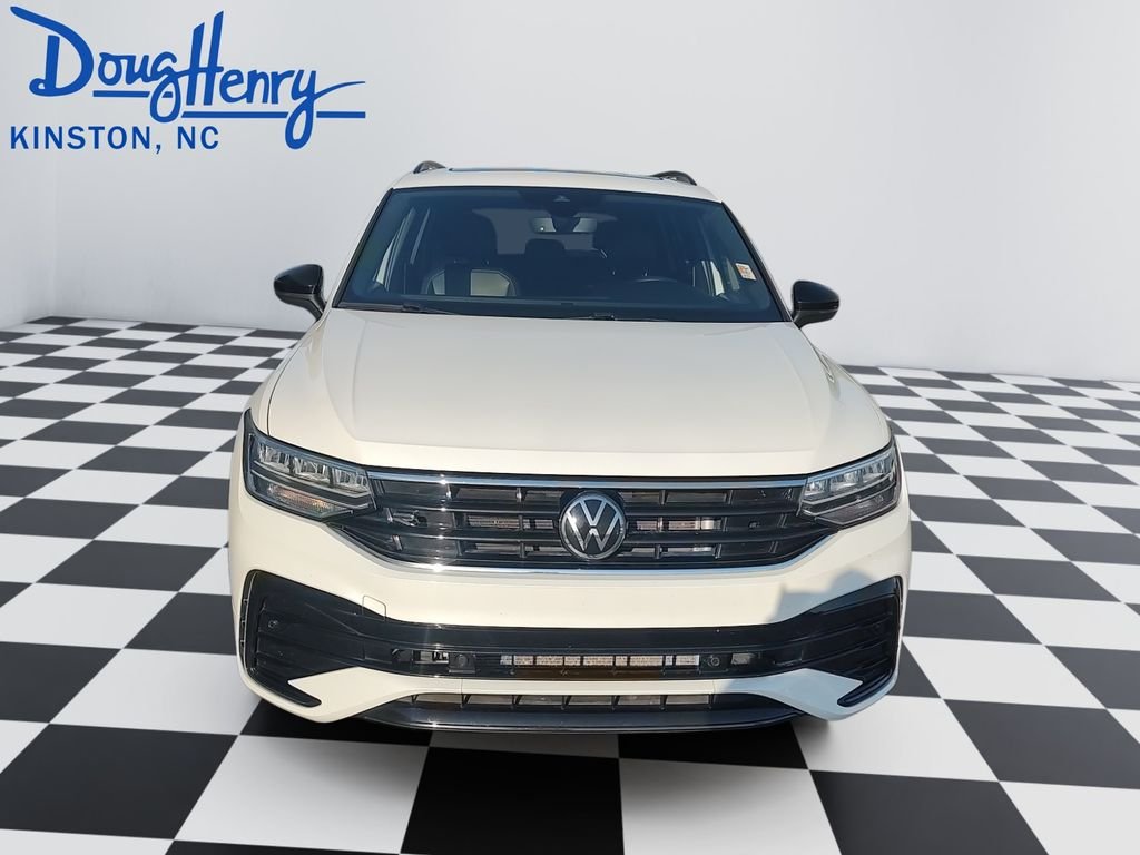 Used 2022  Volkswagen 2.0T SE R-Line Black image 8