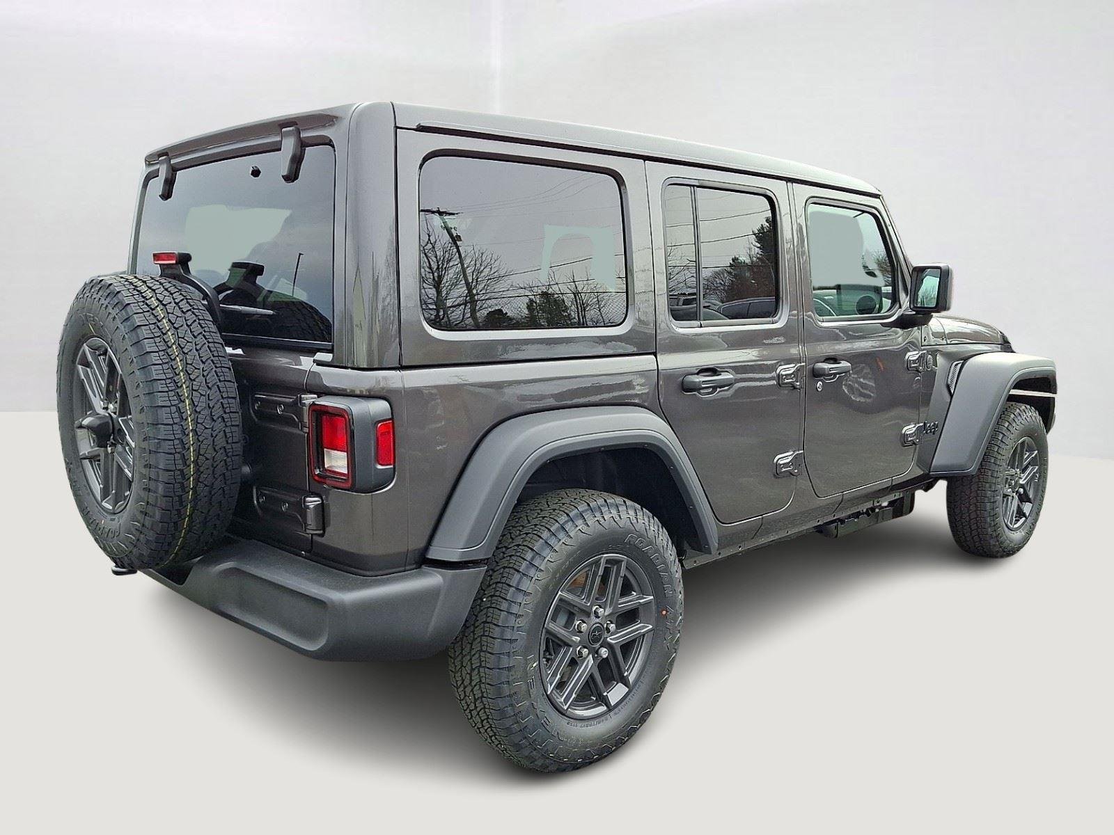 New 2026 Granite Crystal Metallic Clear-Coat Exterior Paint Jeep Sport S image 3
