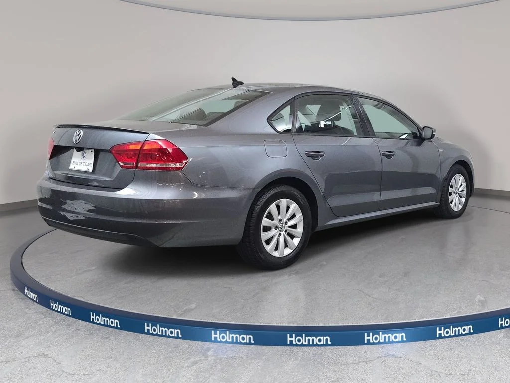 Used 2014 Platinum Gray Metallic Volkswagen 2.5L Wolfsburg Edition image 6