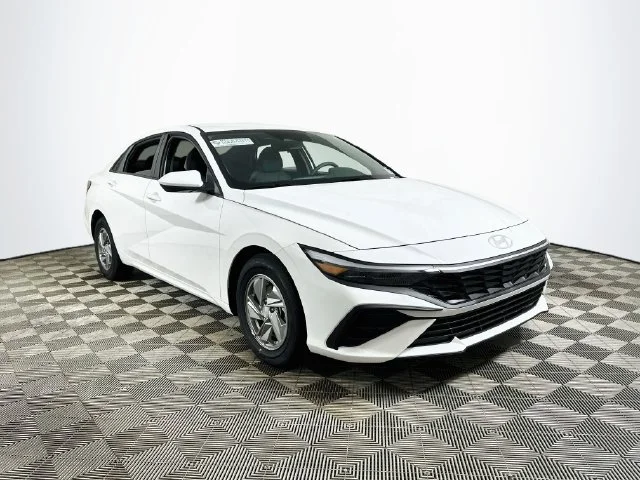 New 2026 Hyundai ELANTRA SE