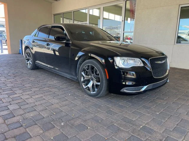 Used 2018 Gloss Black Chrysler Touring image 2
