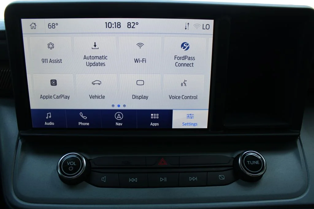 Used 2024  Ford Lariat image 29