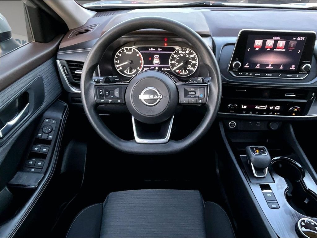 Used 2023 Silver Nissan SV image 17