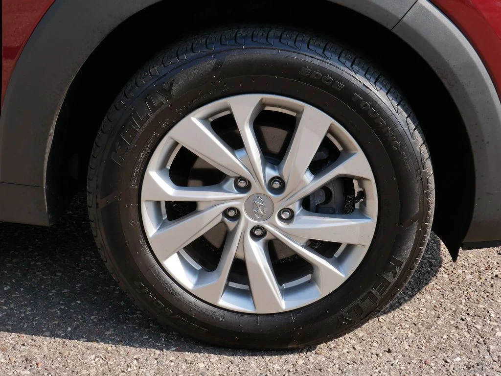 Used 2020 Red Hyundai Value image 7