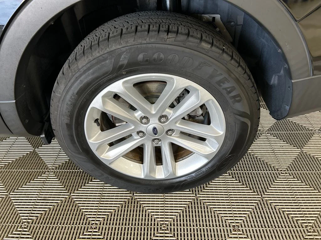 Used 2017 Black Ford Base image 10