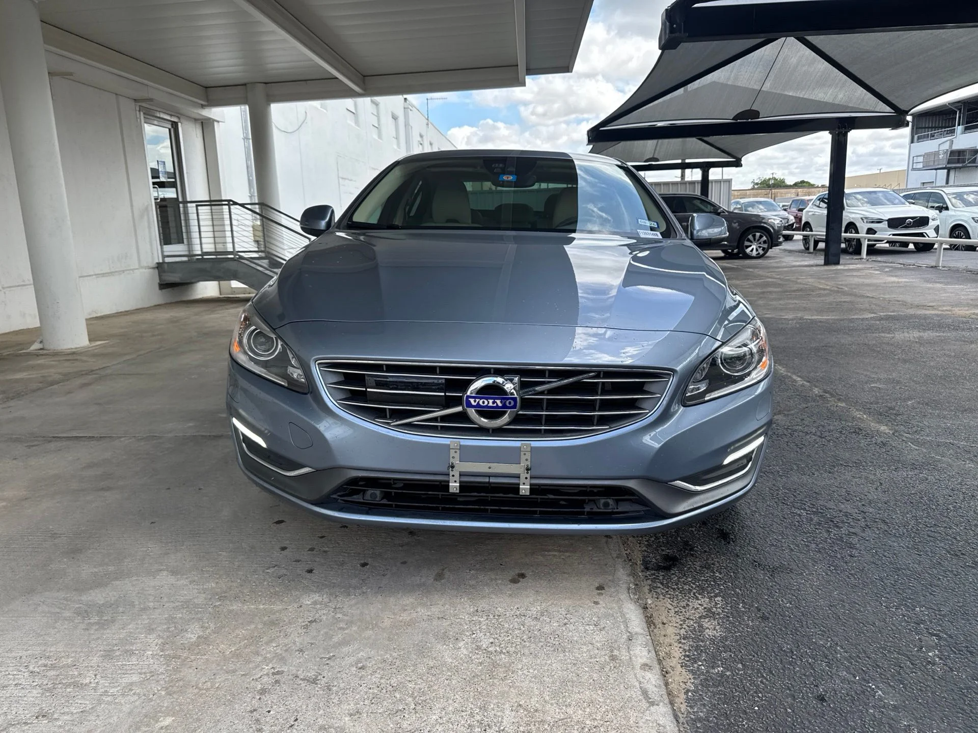 Used 2018 Blue Volvo T5 Platinum image 2