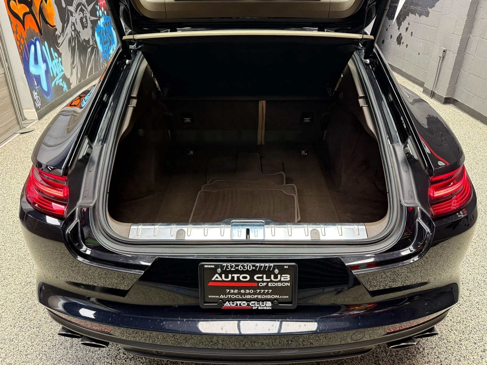 Used 2018 Black (a1) Porsche 4 image 32