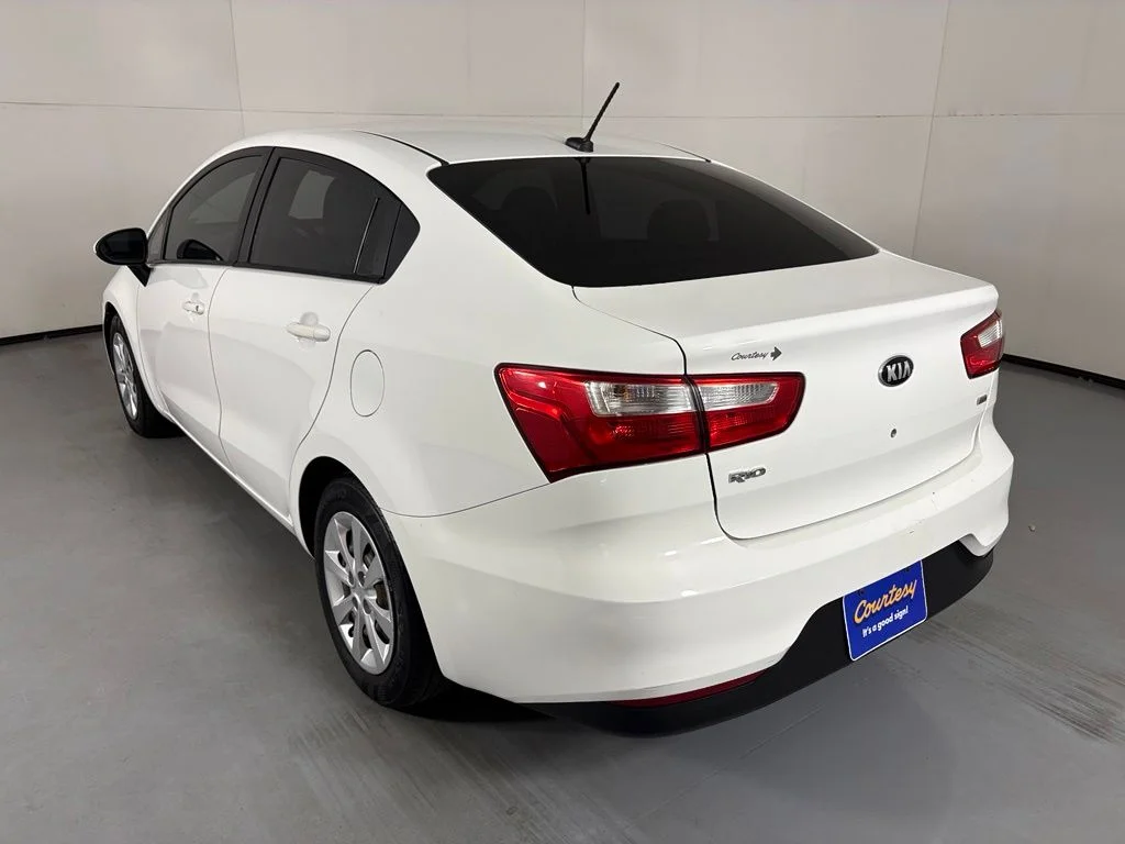 Used 2016 White Kia LX image 6