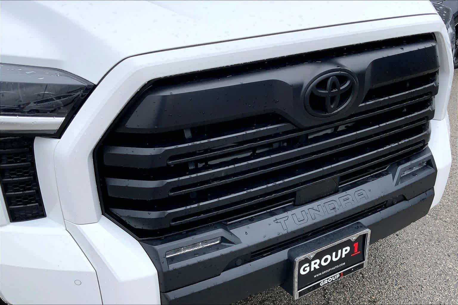 Used 2023 Ice Cap Toyota SR5 image 29