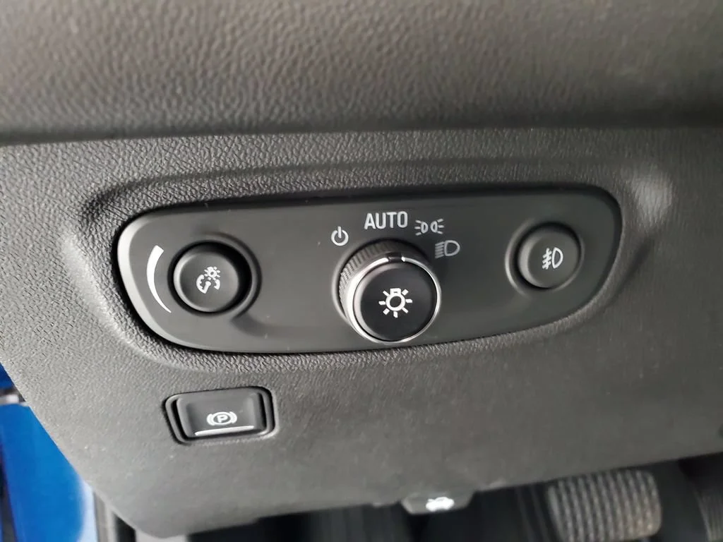 Used 2020 BLUE EMERALD METALLIC GMC SLT image 8