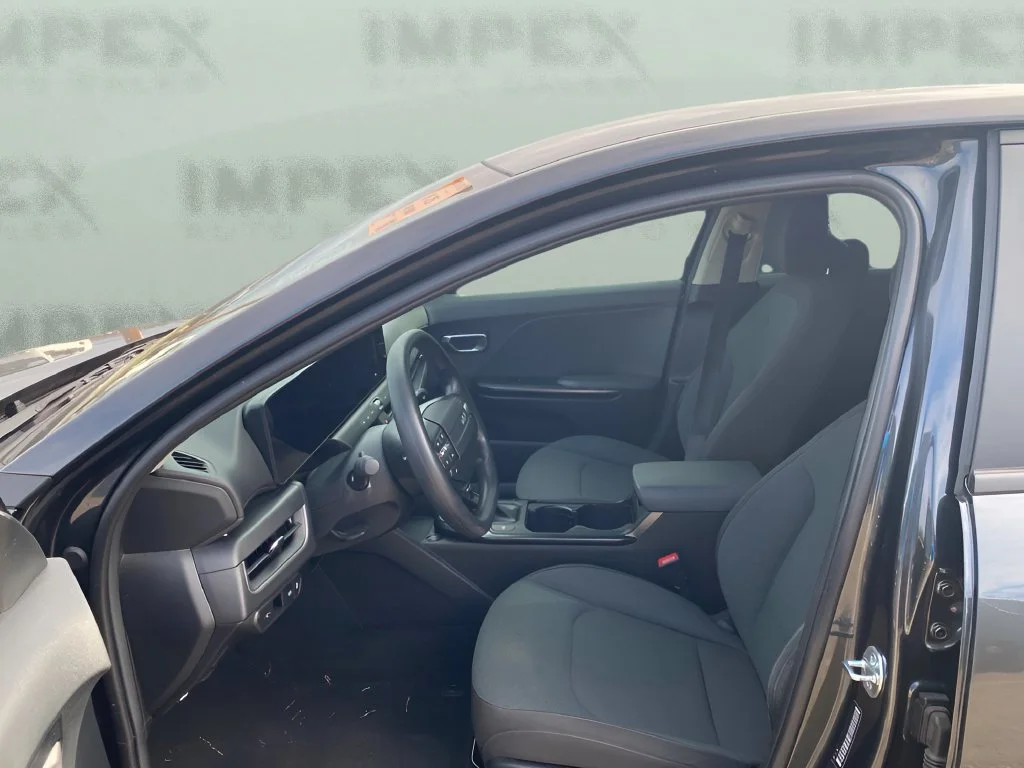 Used 2025 Gray Kia LXS image 9