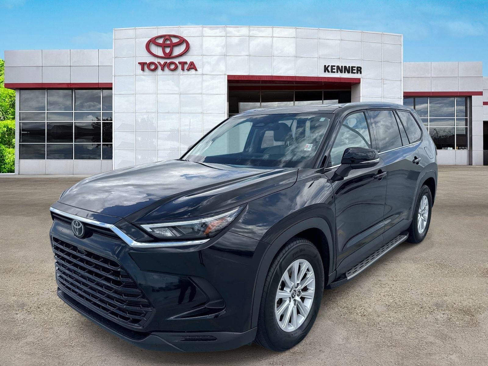 Used 2025 Midnight Black Metallic Toyota XLE image 3