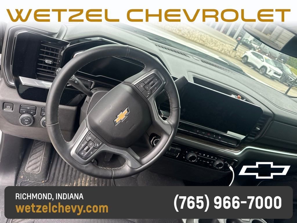 Used 2024 Summit White Chevrolet LT image 7