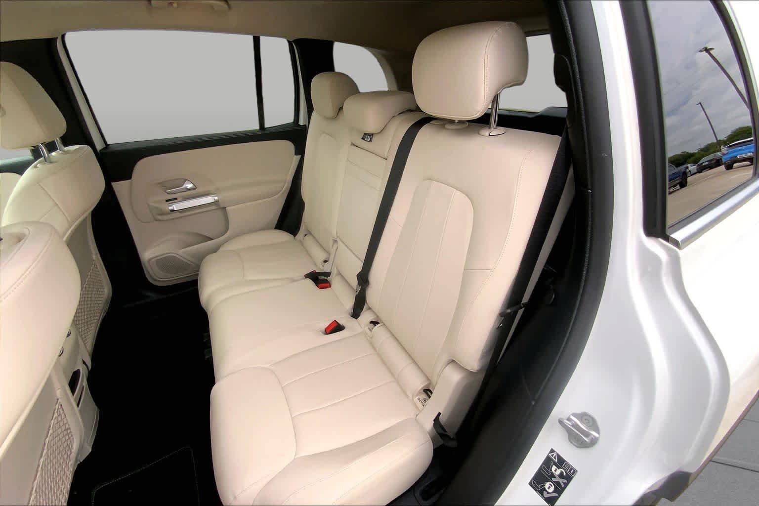 Used 2023 Polar White Mercedes-Benz GLB 250 image 21