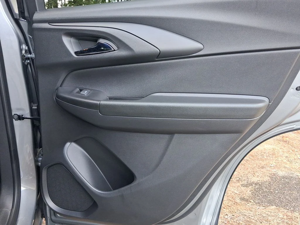 Used 2024 Gray Chevrolet ACTIV image 30