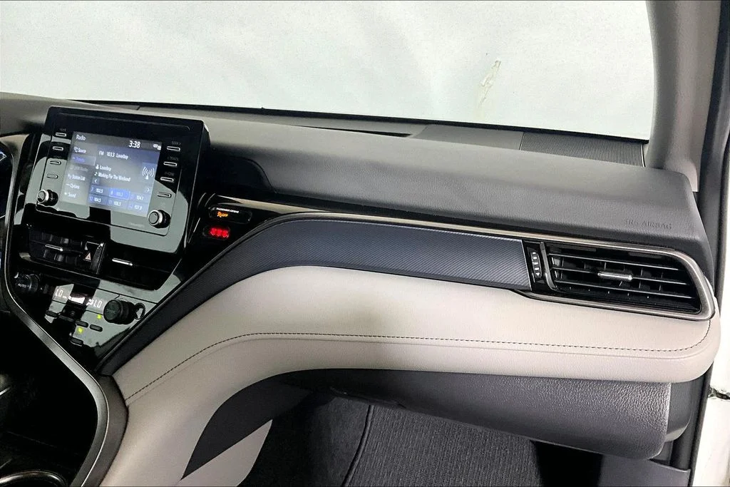 Used 2024 Ice Toyota SE image 12