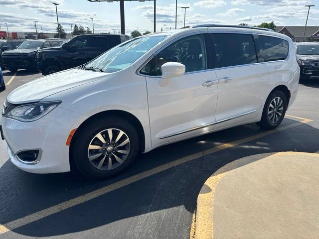 Used 2020 Bright White Clearcoat Chrysler Touring L Plus image 3