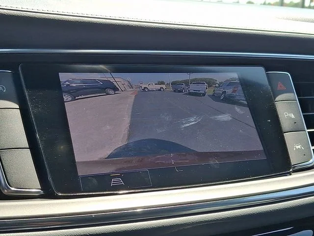 Used 2023 Red Buick Essence image 19