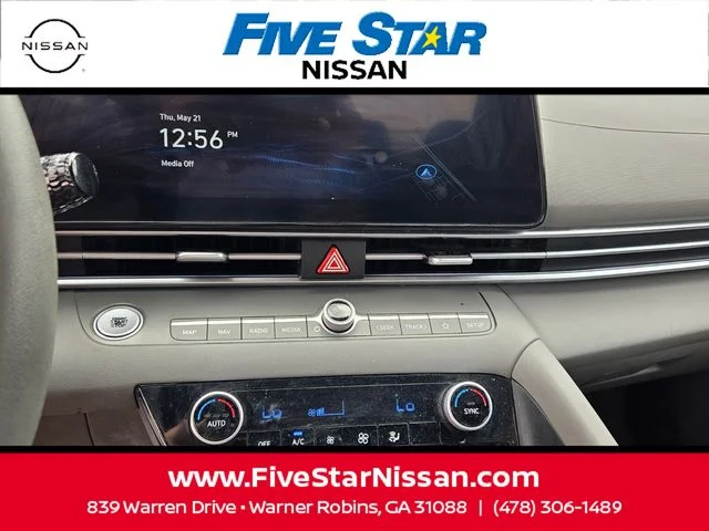 Used 2024 Black Hyundai SEL image 17