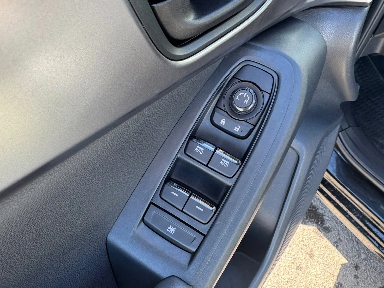 Used 2025 Crystal Black Silica Subaru Base image 10