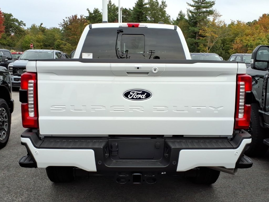New 2027 Oxford White Ford F-250® XLT image 4