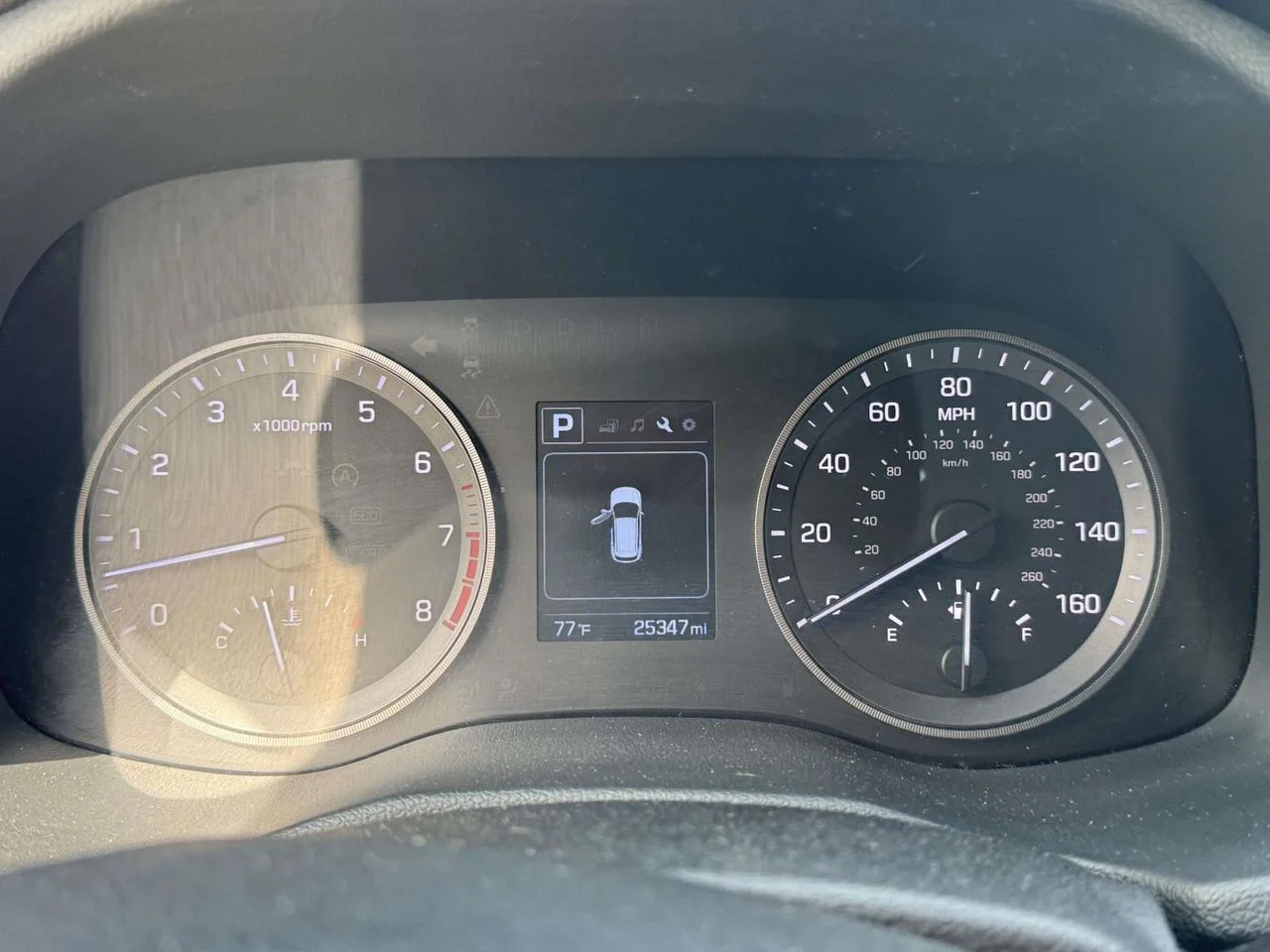 Used 2017 Winter White Hyundai Eco image 31