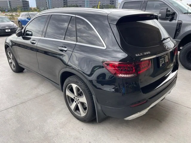 Used 2020 Black Mercedes-Benz GLC 300 image 4