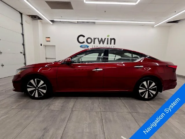Used 2020 Scarlet Ember Nissan 2.5 SL image 2