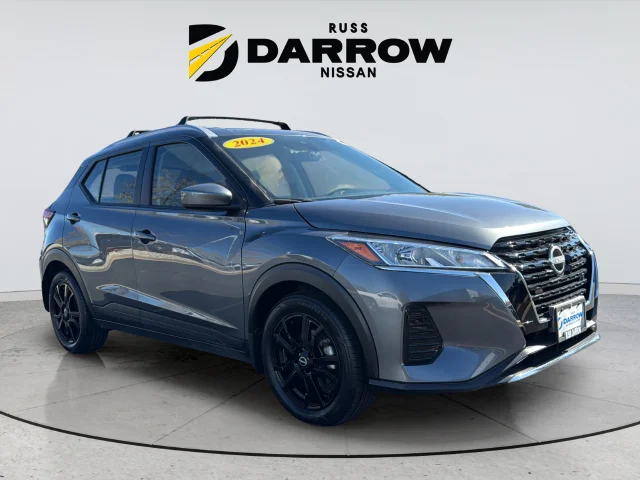 Used 2024 Gray Nissan SV image 7