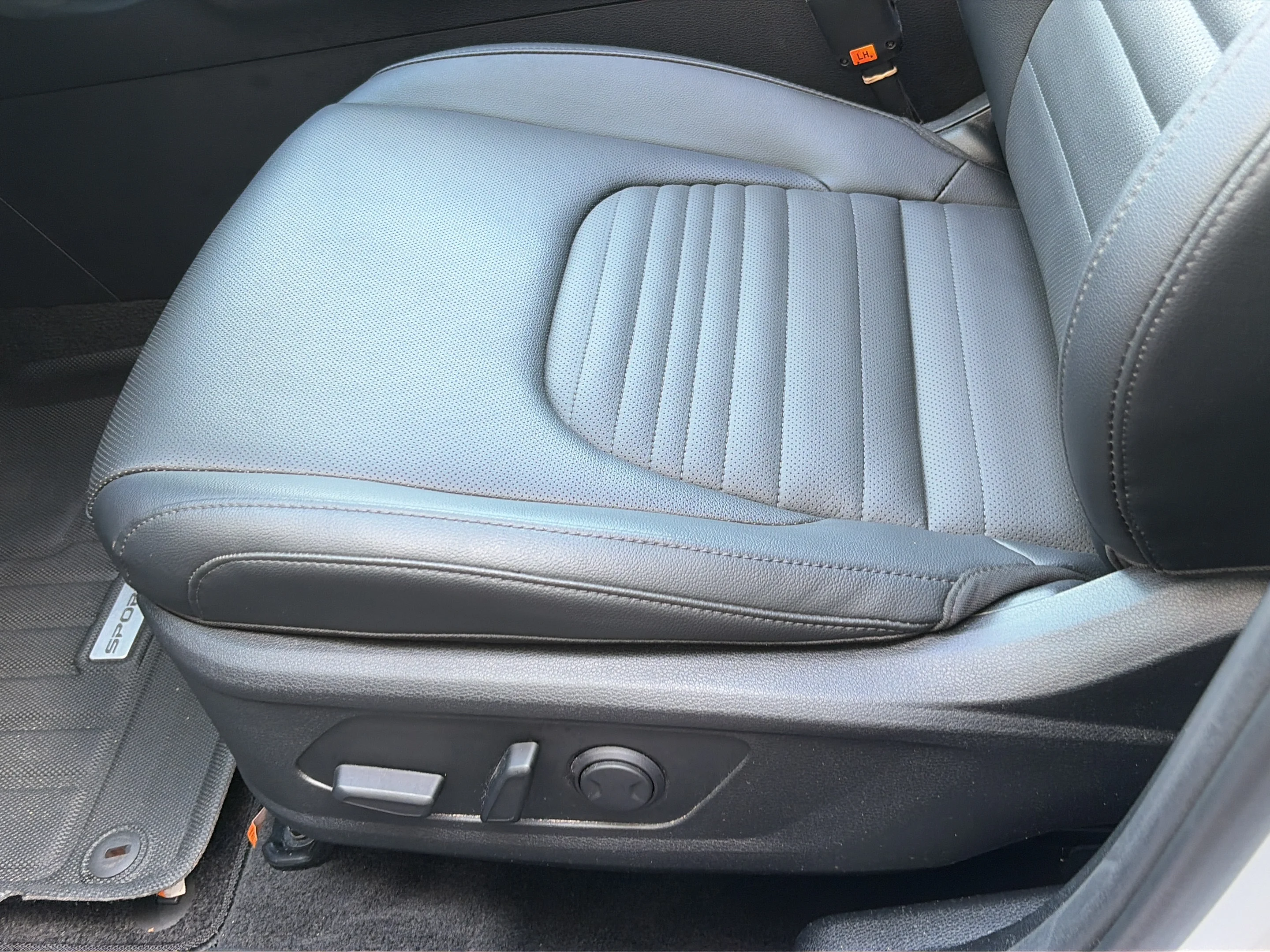 Used 2025 Glacial White Pearl Kia SX-Prestige image 18