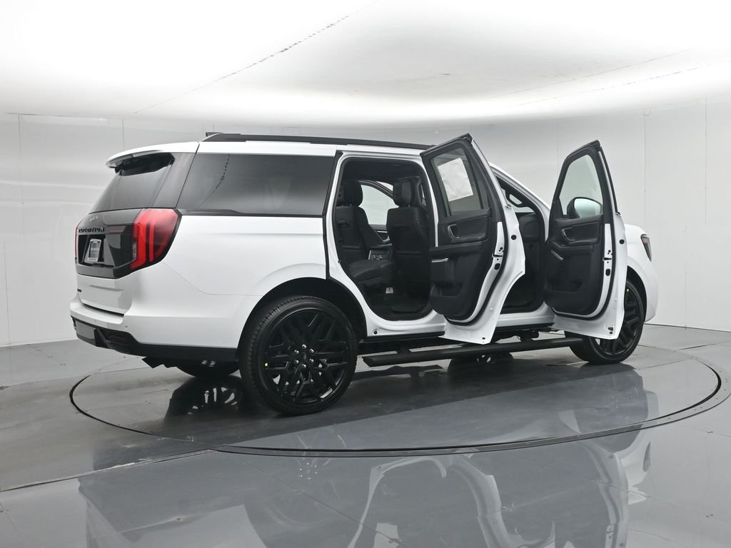 New 2026 Oxford White Ford Platinum image 5