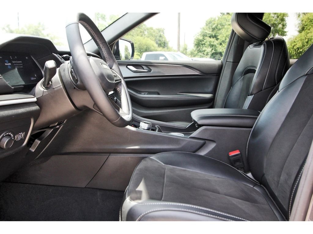 Used 2024 Gray Jeep Altitude X image 28