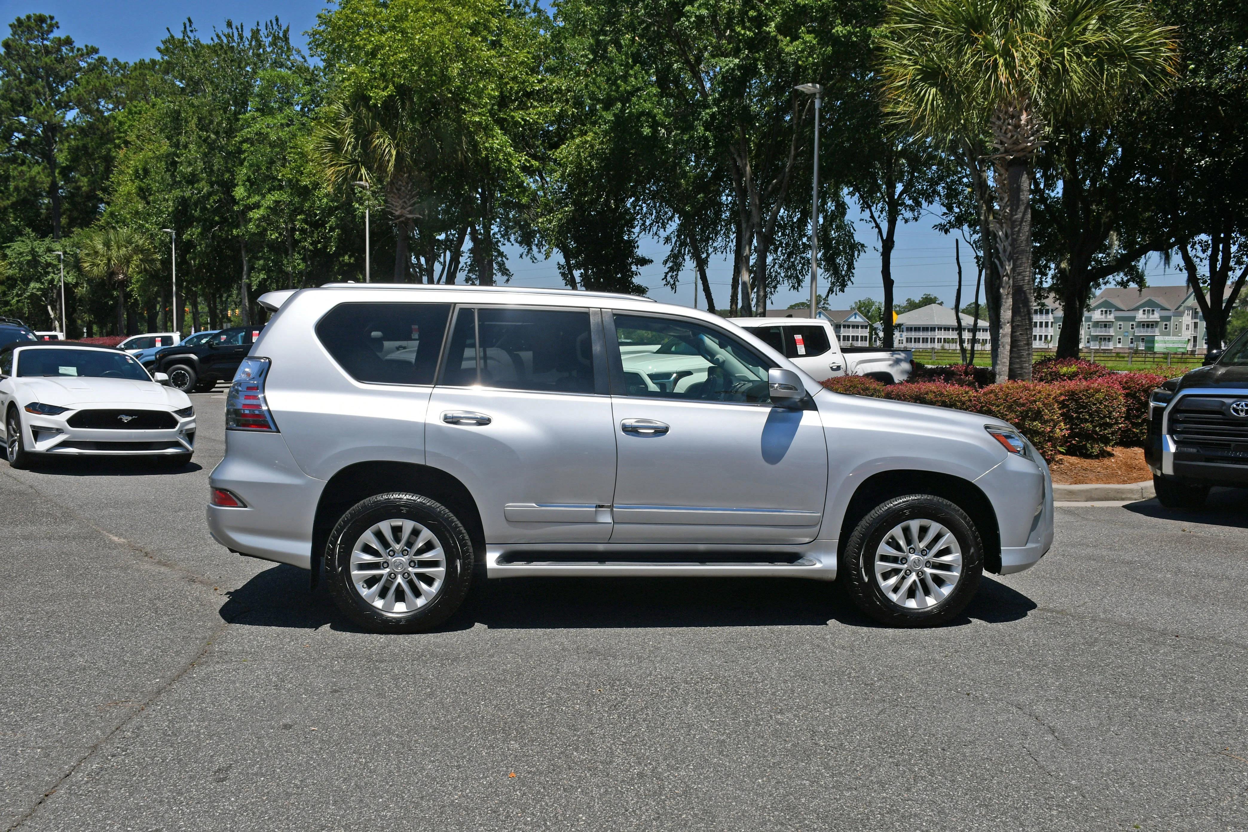 Used 2015 Silver Lexus 460 image 4