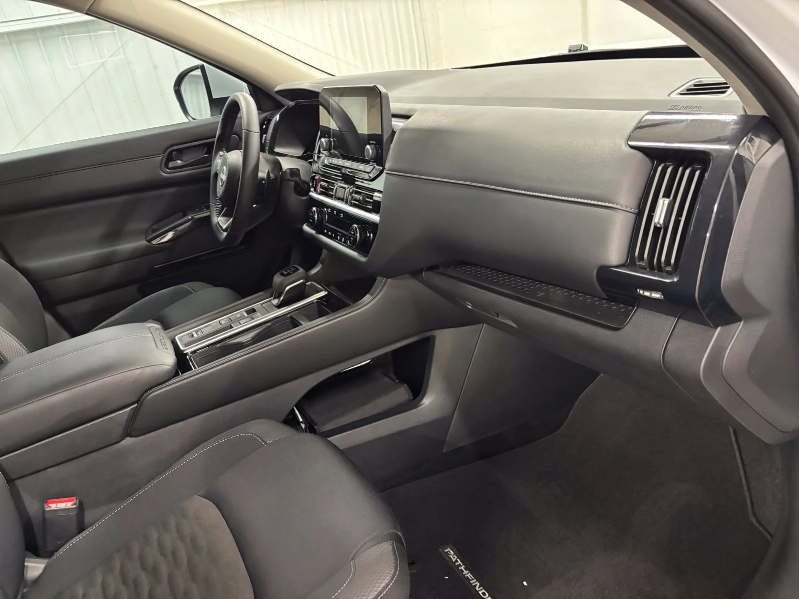 Used 2025 White Nissan SV image 16