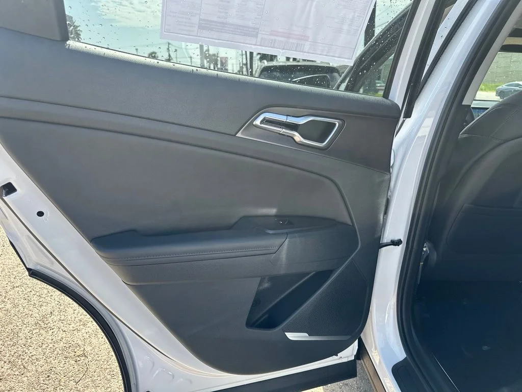 New 2027 White Kia EX image 17
