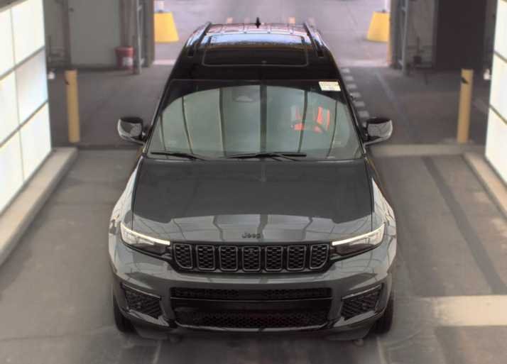 Used 2025 Jeep Grand Cherokee L Summit with VIN 1C4RJKEG2S8769271 for sale in Kansas City