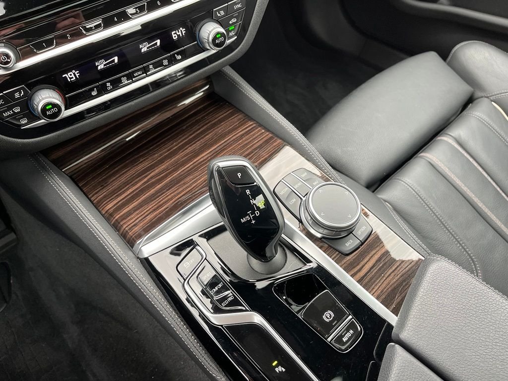 Used 2022 Black Sapphire Metallic BMW 540i xDrive image 34