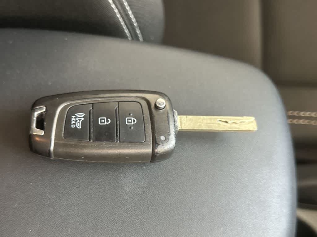 Used 2023 Onyx Black Hyundai SEL image 28