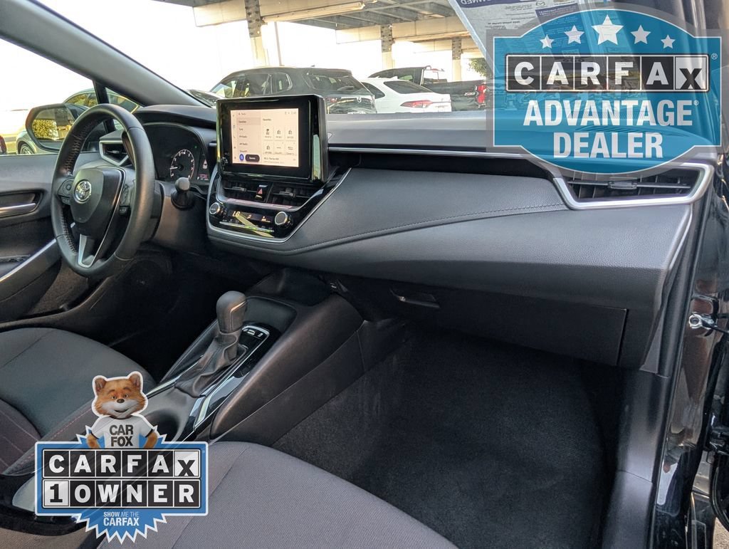 Used 2025  Toyota SE image 22