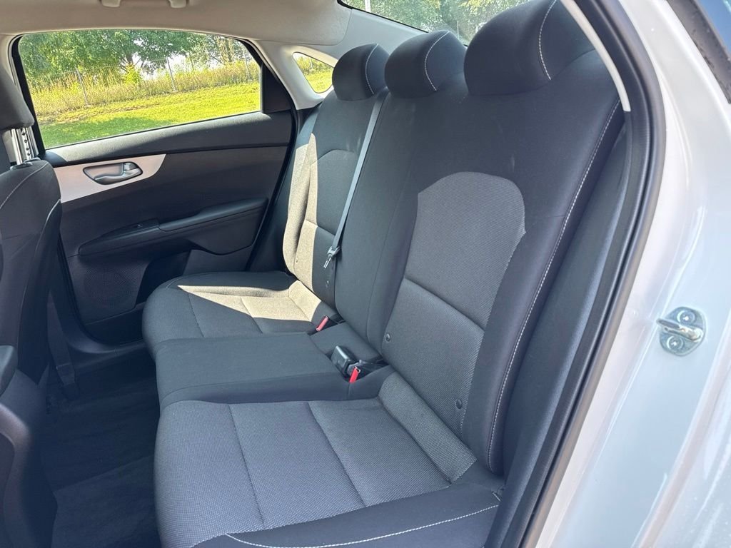 Used 2024 White Kia LX image 20