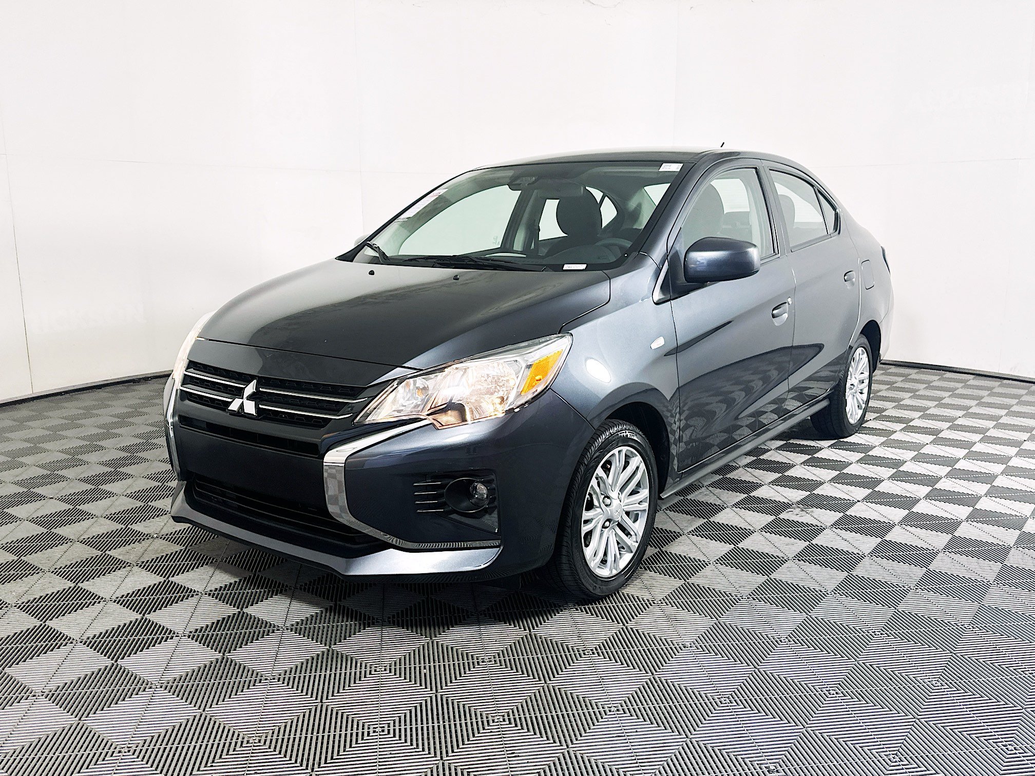 Used 2024 Black Mitsubishi ES image 7