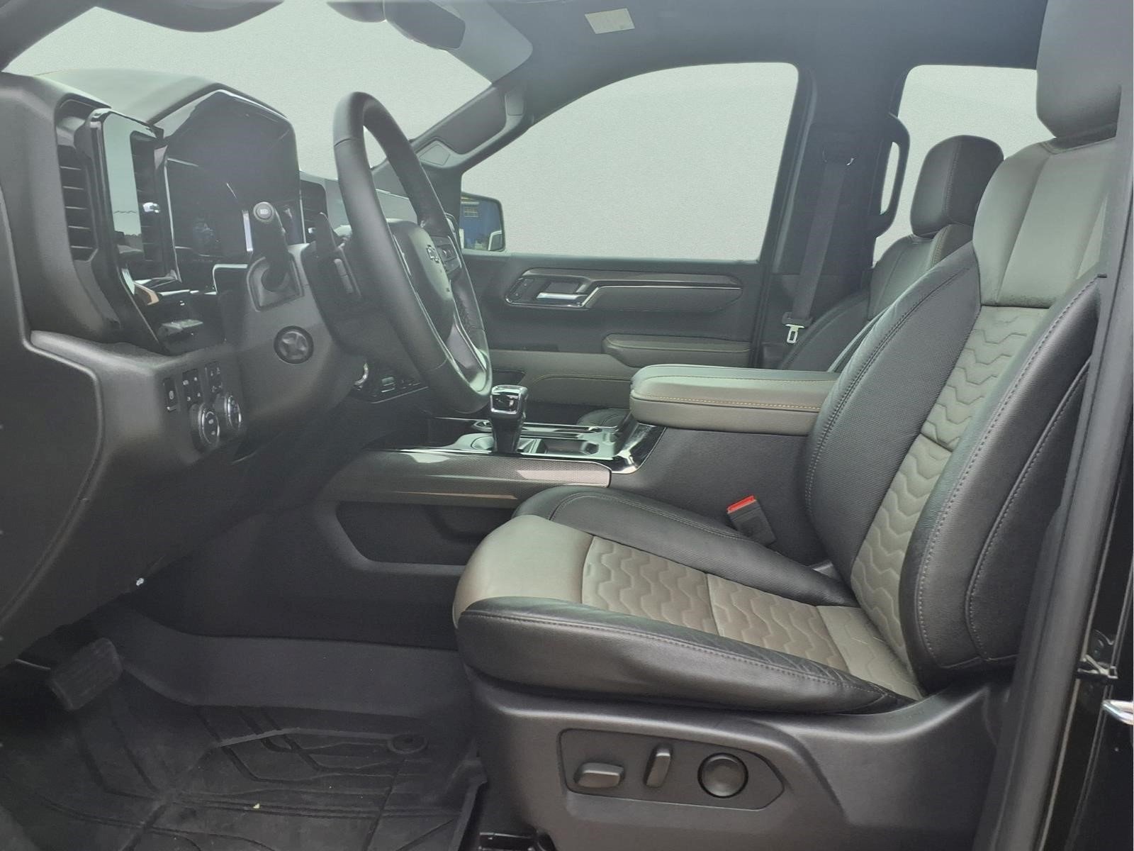 Used 2024 Black Chevrolet ZR2 image 12