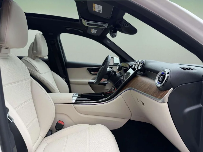 Used 2026 WHITE Mercedes-Benz GLC 300 image 29