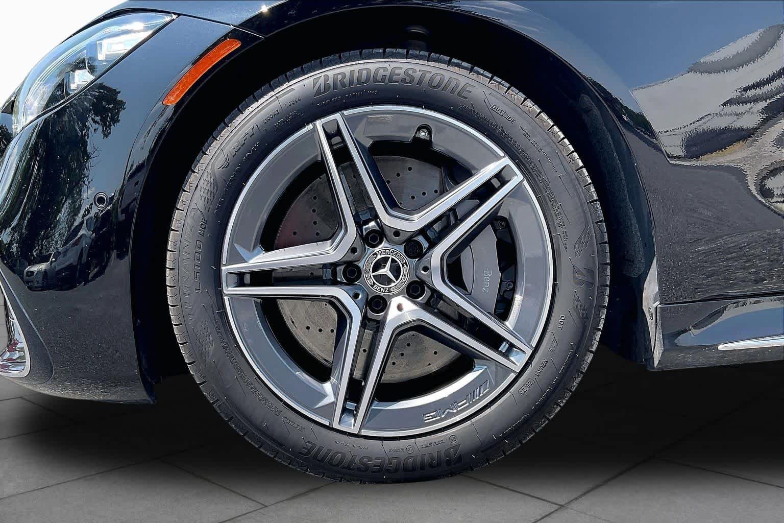 Used 2025 Obsidian Black Metallic Mercedes-Benz S 580 image 10