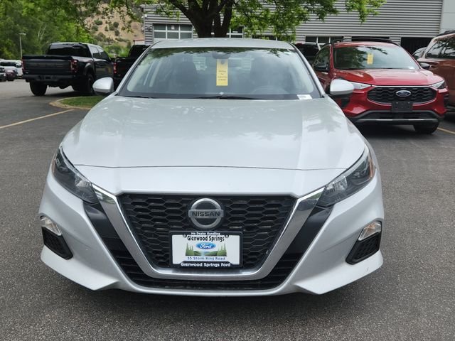 Used 2022 Silver Nissan 2.5 S image 6