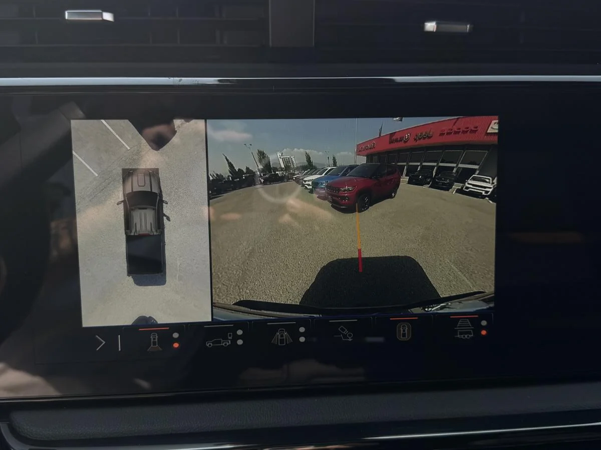 Used 2026 Grey GMC AT4 image 23