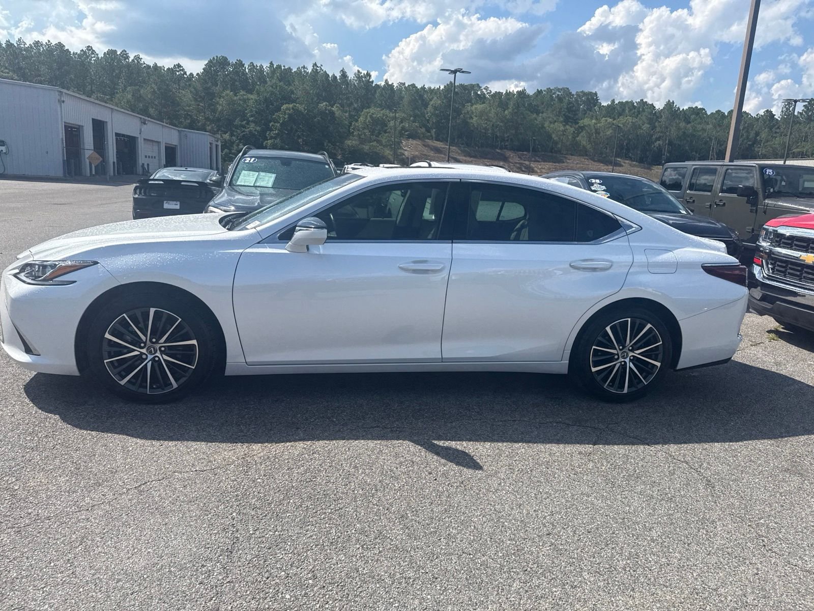 Used 2025 White Lexus 350 image 4