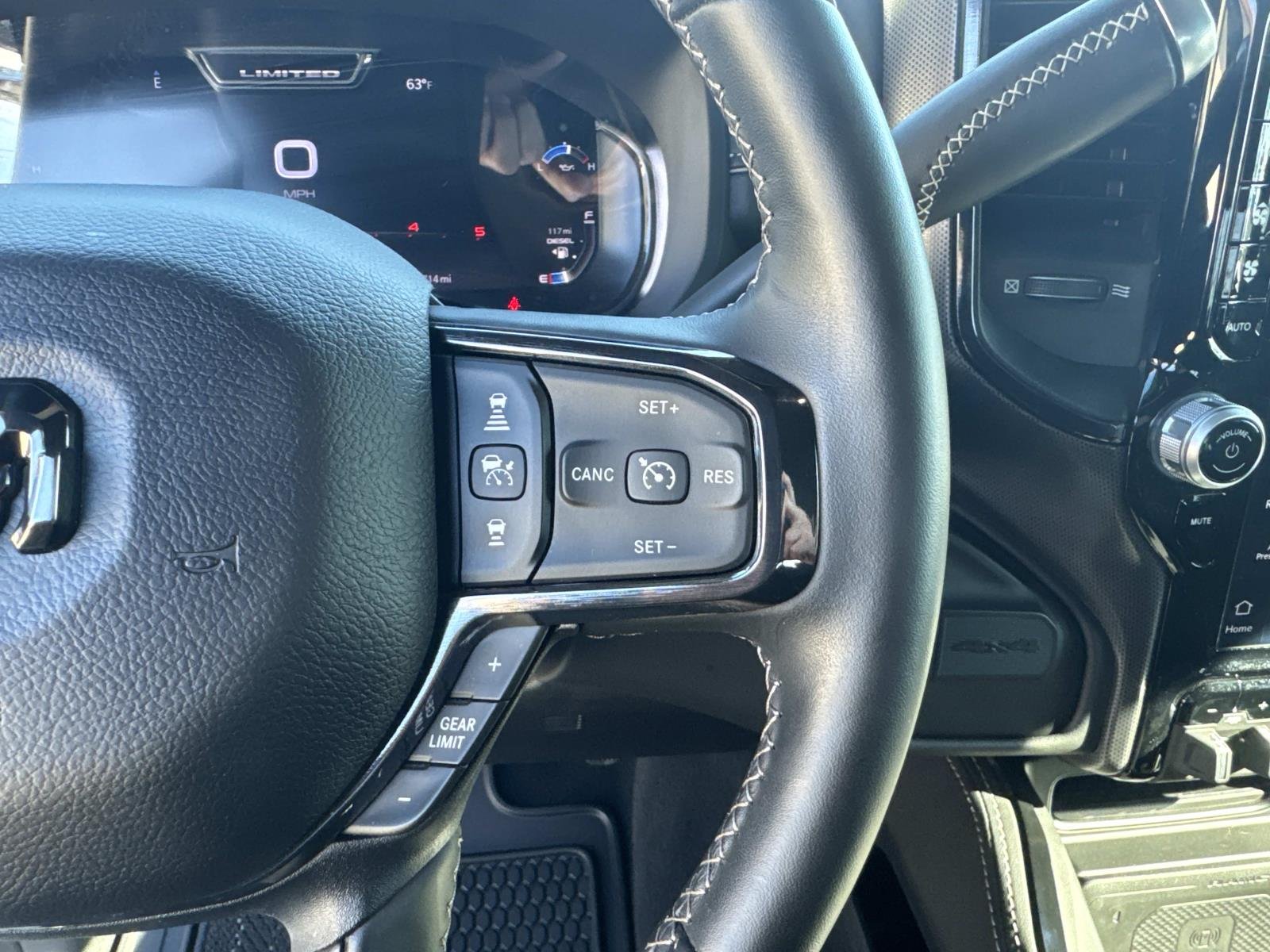2024 RAM Ram 2500 Pickup Laramie Limited - Photo 23