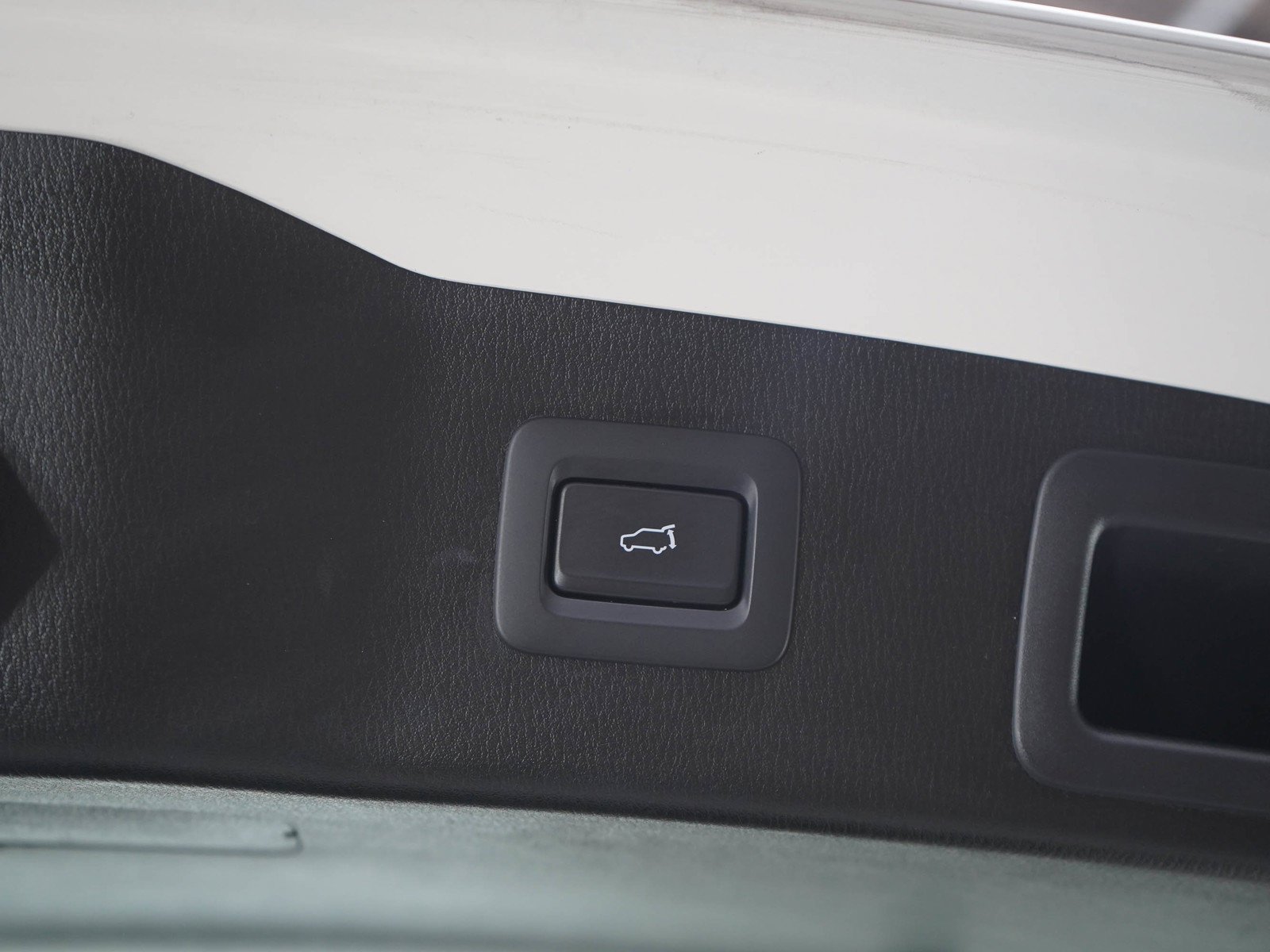 Used 2025 Rhodium White Metallic Mazda 2.5 S Preferred Package image 14