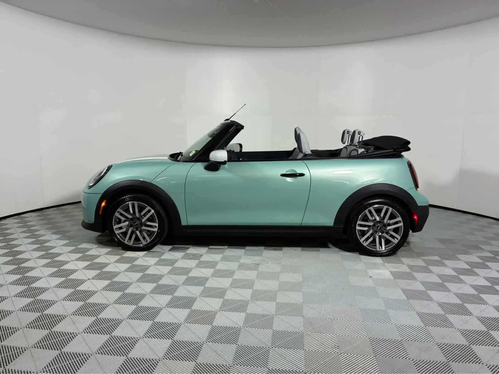2026 MINI Convertible S - Photo 6
